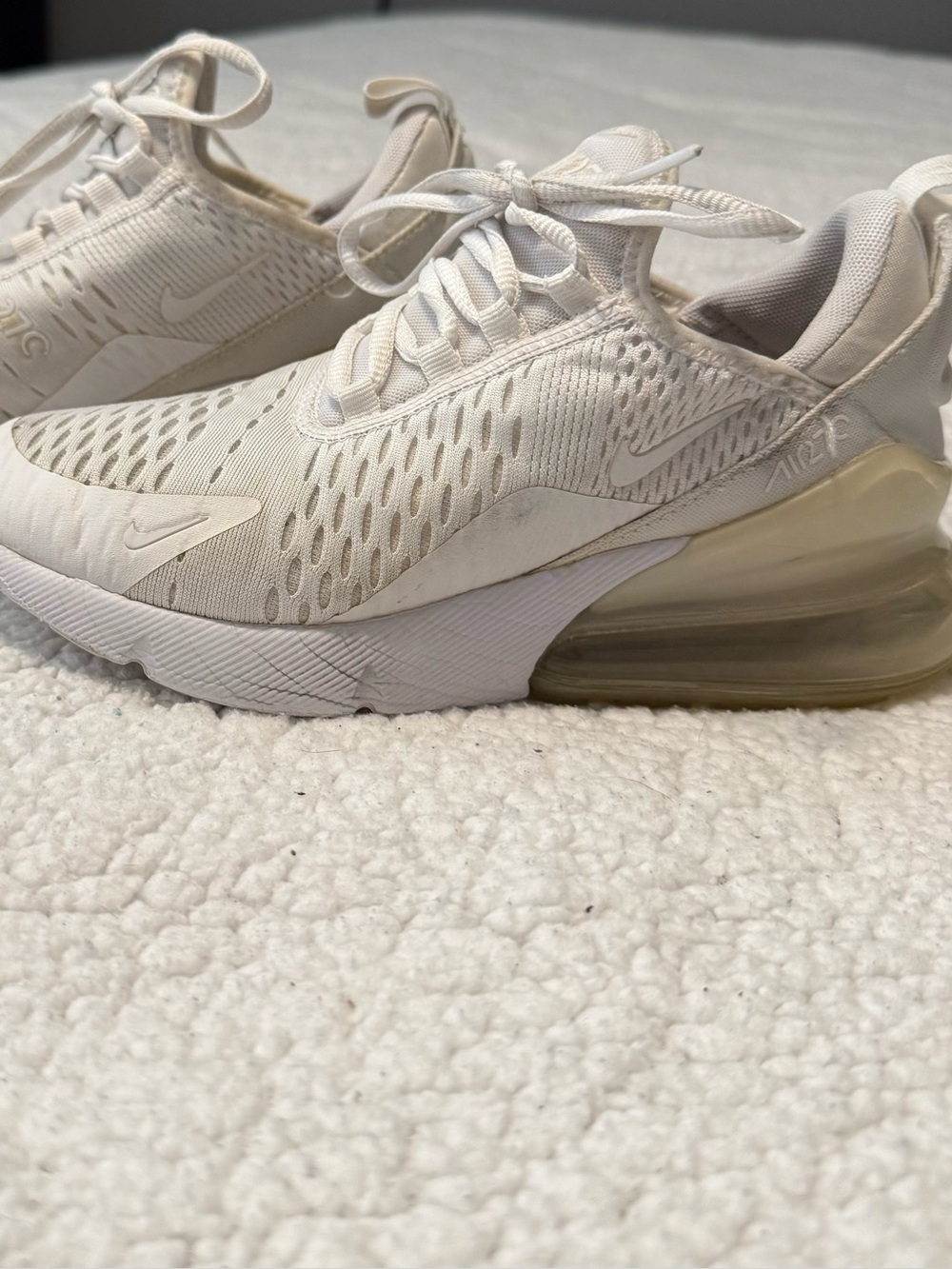 Nike kids Air Max 270 in Light Cream/White